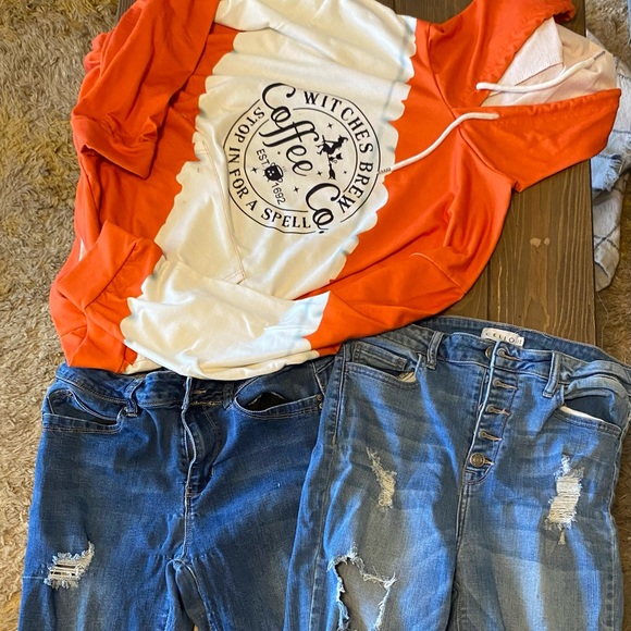 Women’s Bundle (Jeans & Hoodie) - Picture 1 of 11